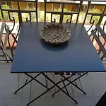 Lägenhet Mezzanino Con Patio E Archi A Vela *