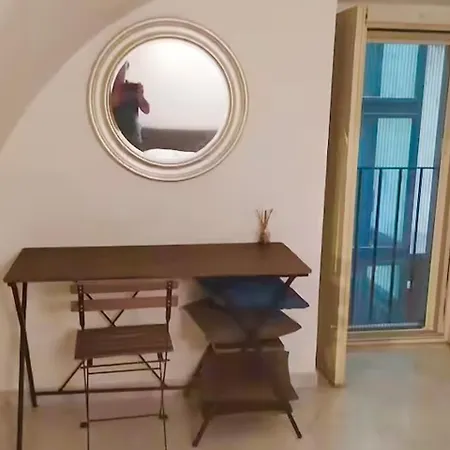 Mezzanino Con Patio E Archi A Vela Apartament