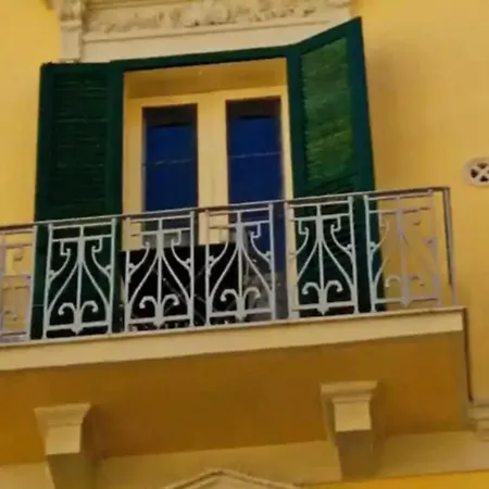 Mezzanino Con Patio E Archi A Vela Apartament
